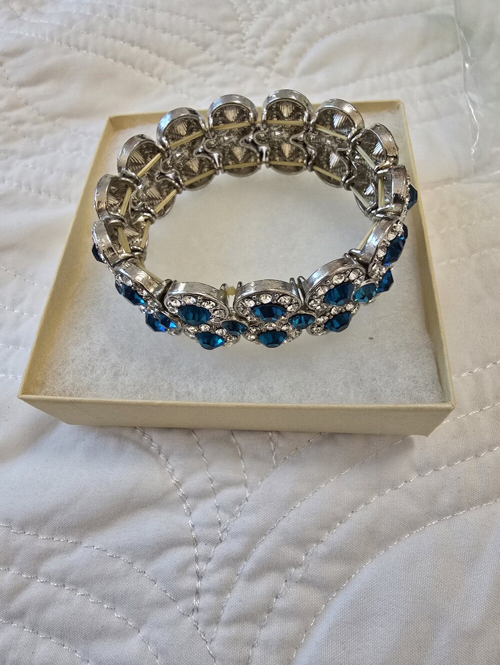 Beautiful Stretchy Silver Bracelet with Teal Blue Crystals - Women's Jewelry